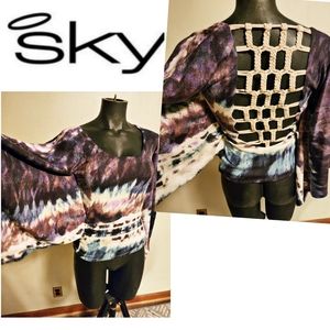 Sky boho kimono sleeve knit top.  Sz Small.  Beautiful!! New! 2023!  Deal!